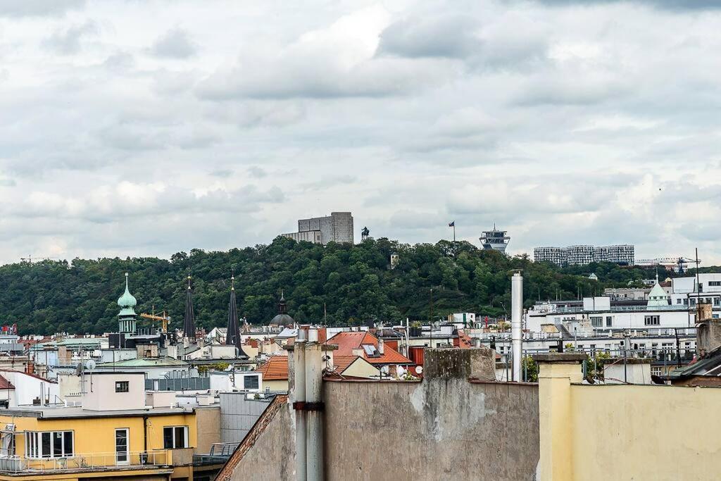 Floor Industrial With A River View Apartment Prague