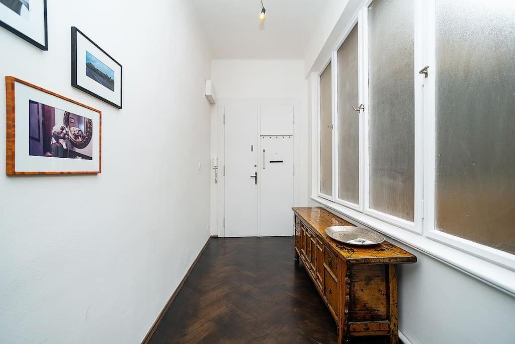 Floor Industrial With A River View Apartment Prague
