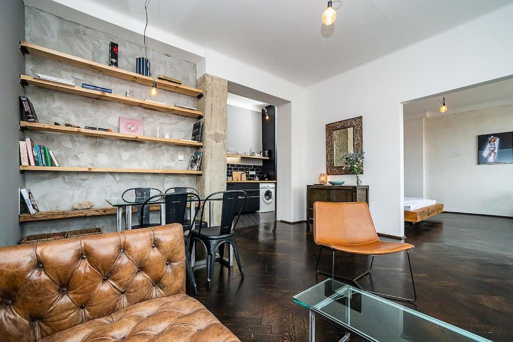 Apartment Floor Industrial With A River View *