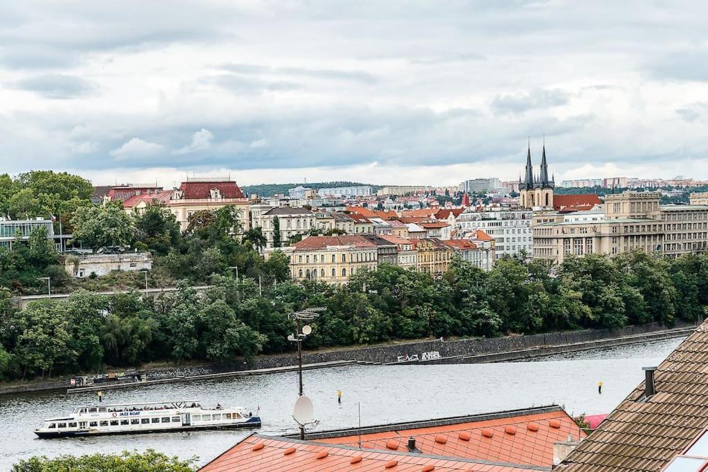 Floor Industrial With A River View Apartment Prague